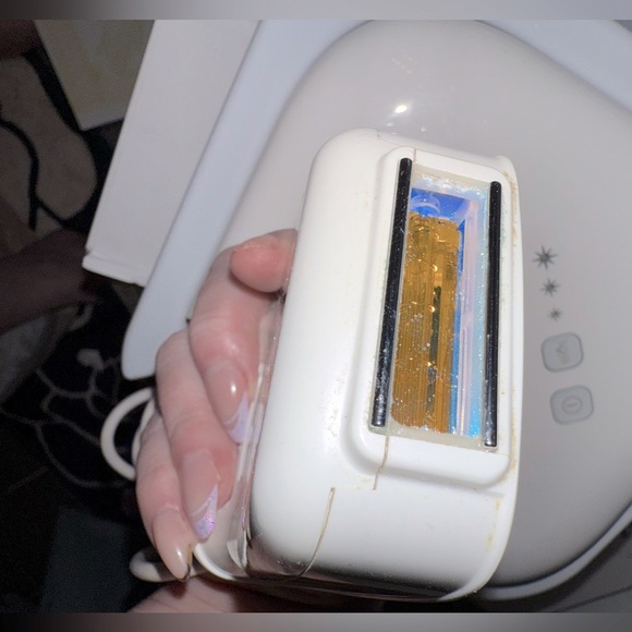 mē Sleek Professional At
Home Face & Body
Permanent Hair
Reduction System - Picture 14 of 15